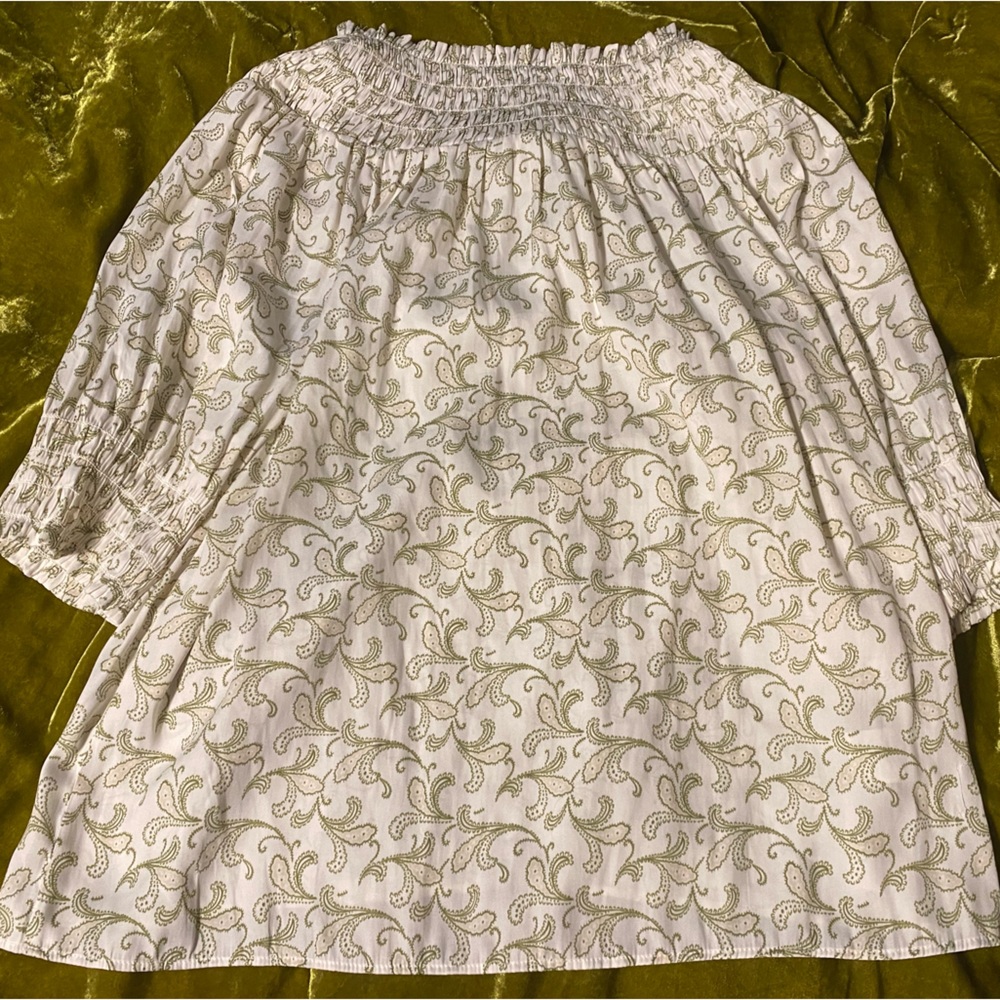 EUC - Ann Taylor Petite - white/sage green blouse - XSP - Picture 3 of 3